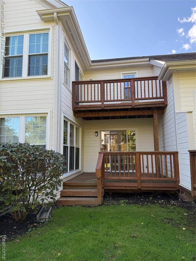 Plymouth, MI,39484 Village Run Drive