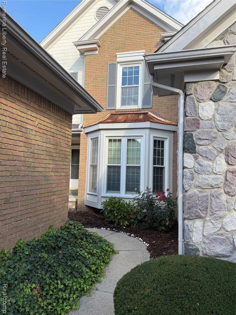 Plymouth, MI,39484 Village Run Drive