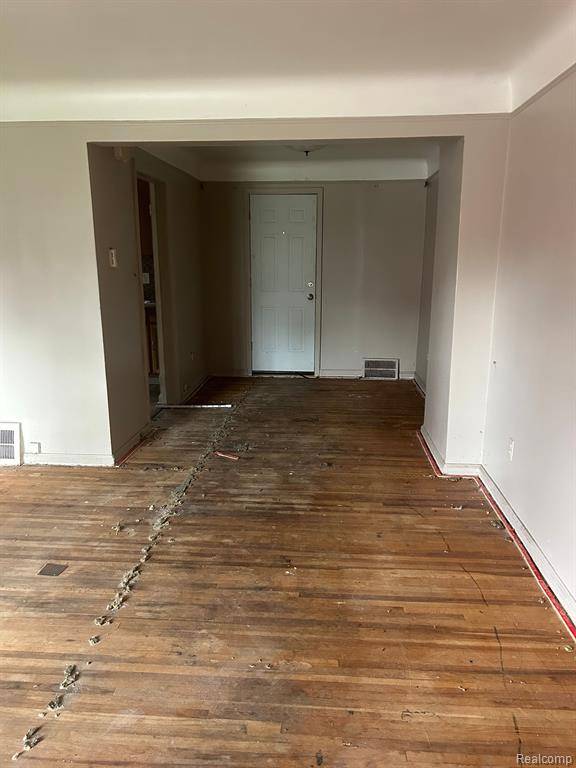 Detroit, MI 48235,19483 MEYERS Road