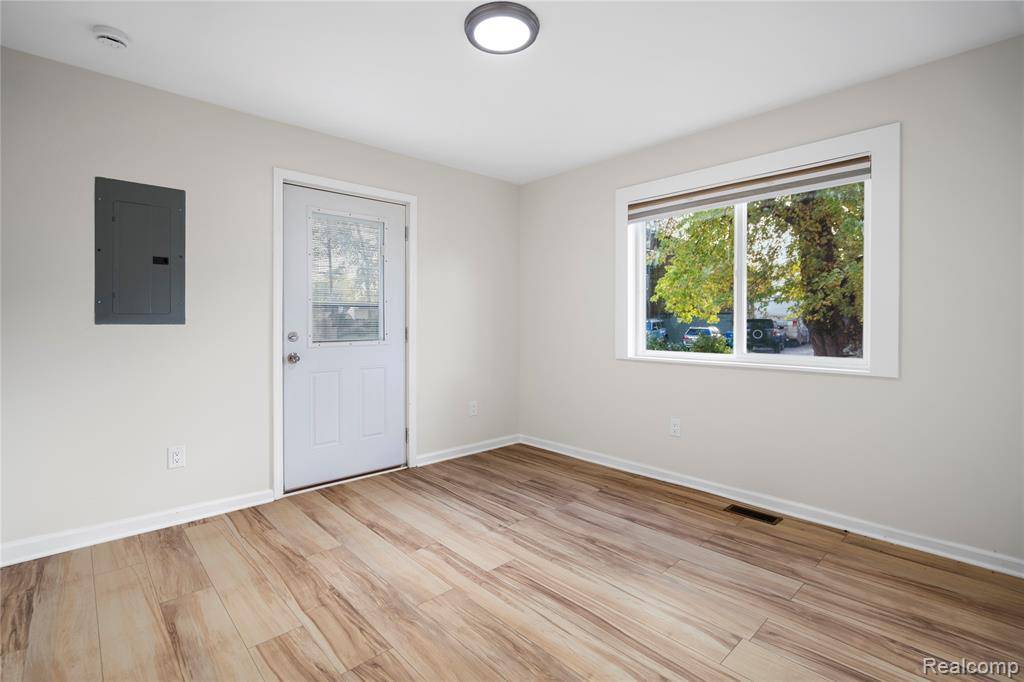 Waterford, MI 48328,1330 Bamford Drive