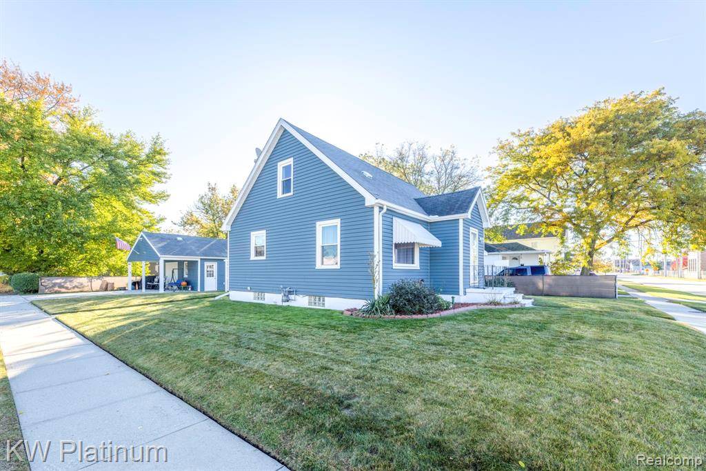 Port Huron, MI 48060,1534 12th Avenue