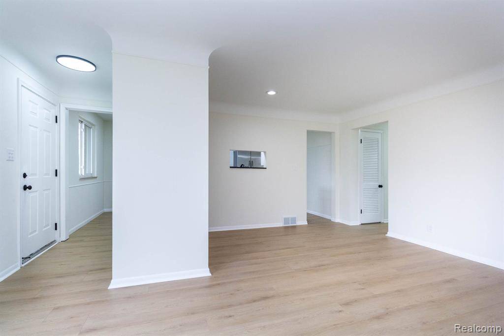 Warren, MI 48093,28805 Palm Beach Drive