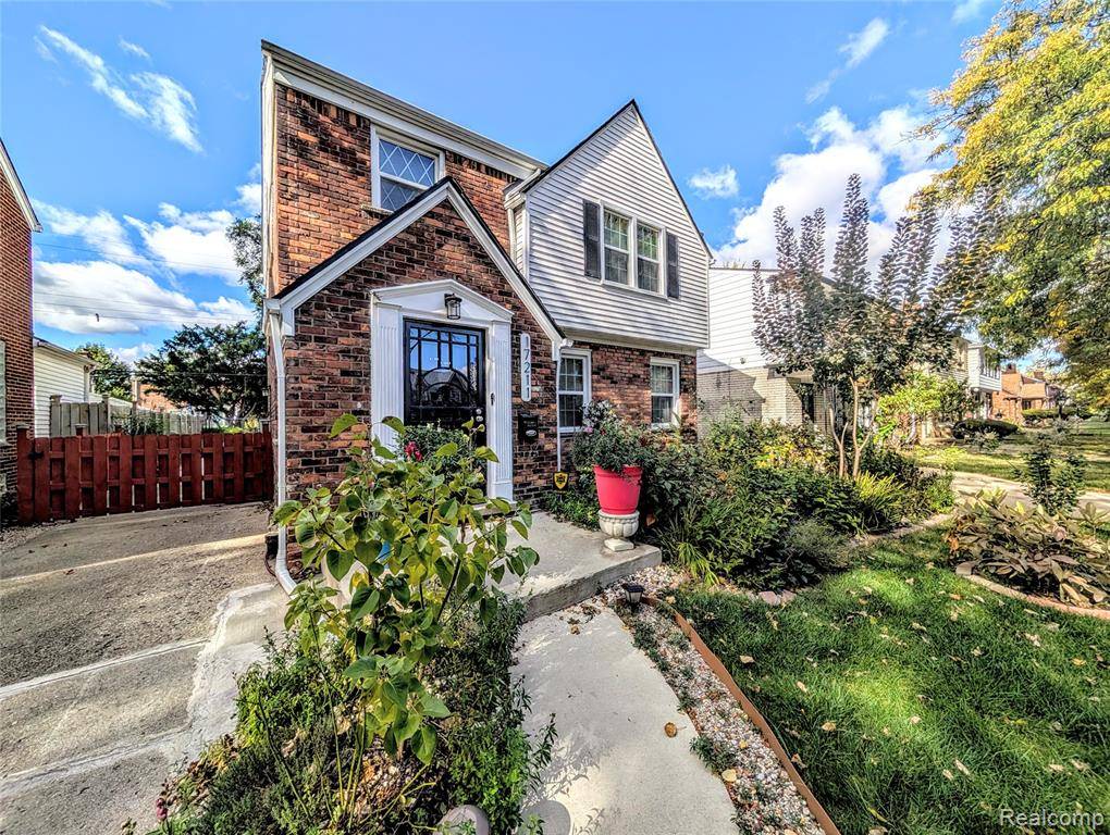 Detroit, MI 48219,17211 Huntington Road