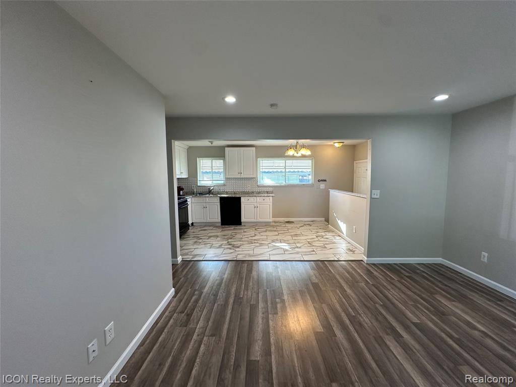 Warren, MI 48092,32961 Wexford Drive