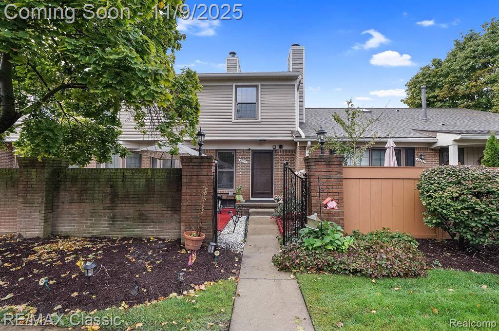 Novi, MI,40041 CROSSWINDS