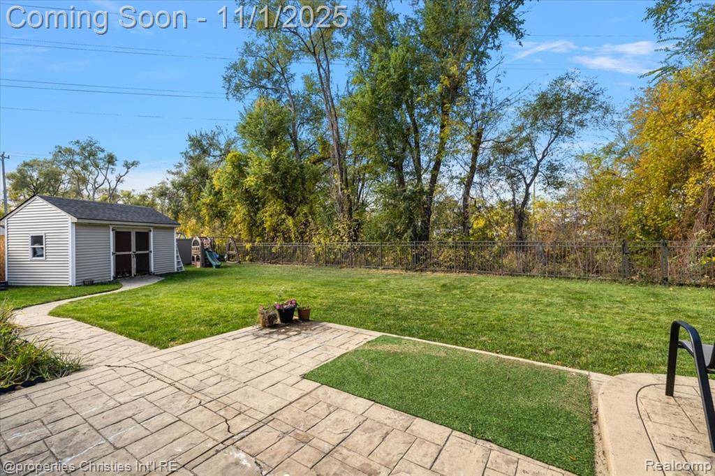 Wyandotte, MI 48192,932 River Court