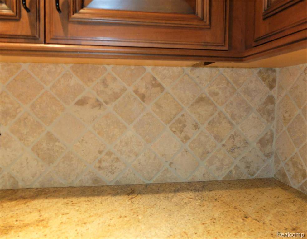 Bloomfield, MI 48302,220 Applewood Lane