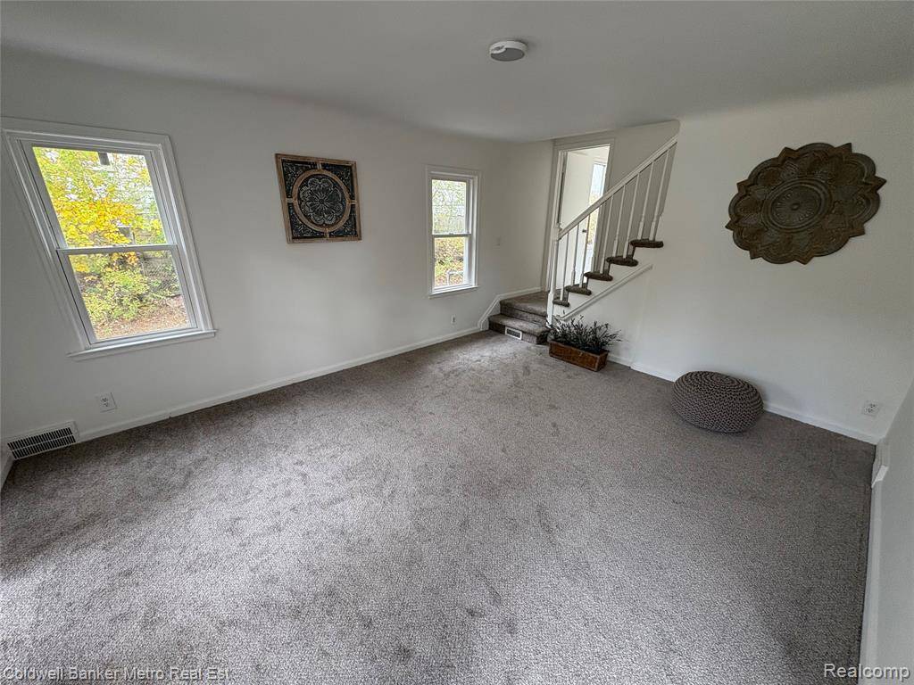 Pontiac, MI 48342,92 N Ardmore Street