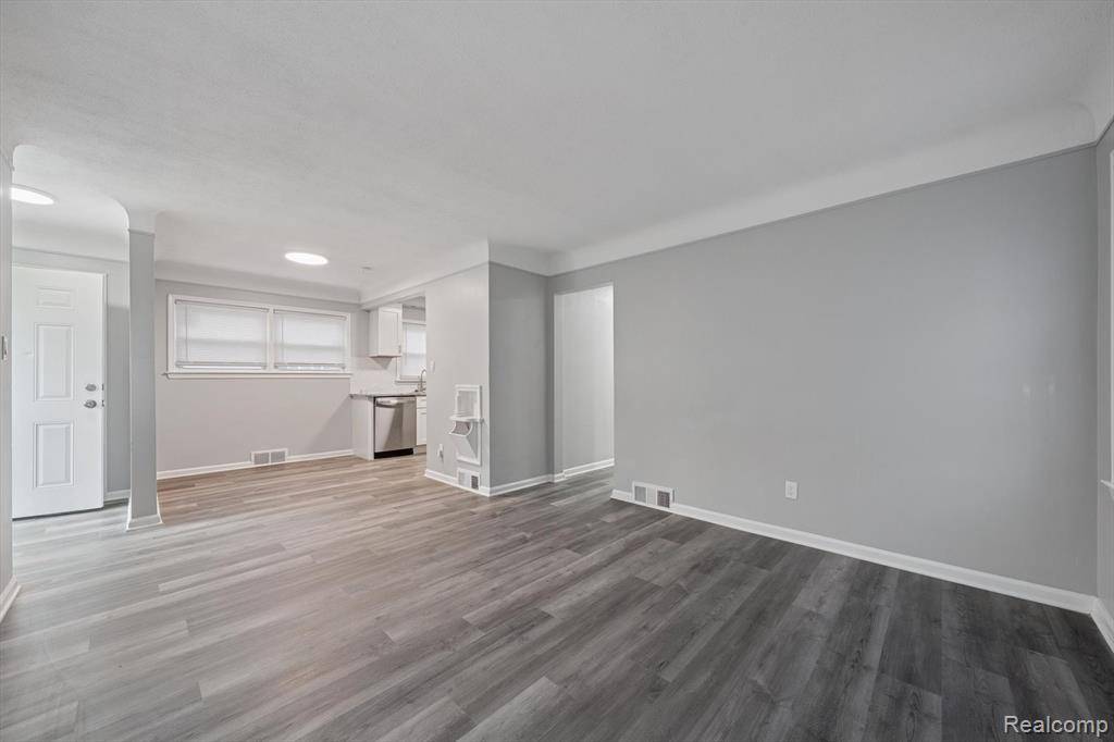 Redford, MI 48239,12087 Leverne