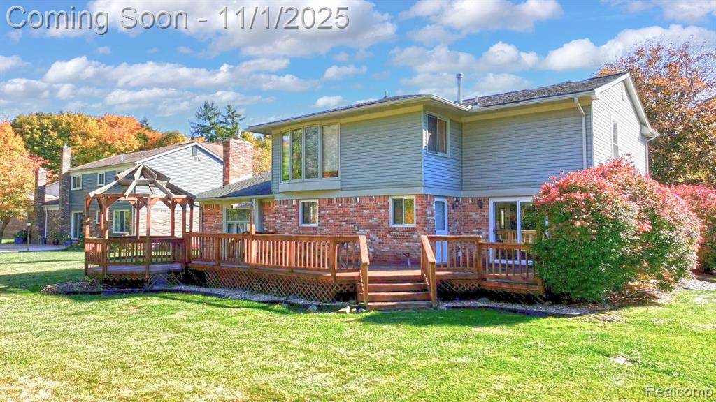 Troy, MI 48098,6893 Mountain Drive