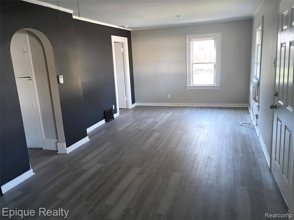 Waterford, MI 48328,949 Boston Avenue