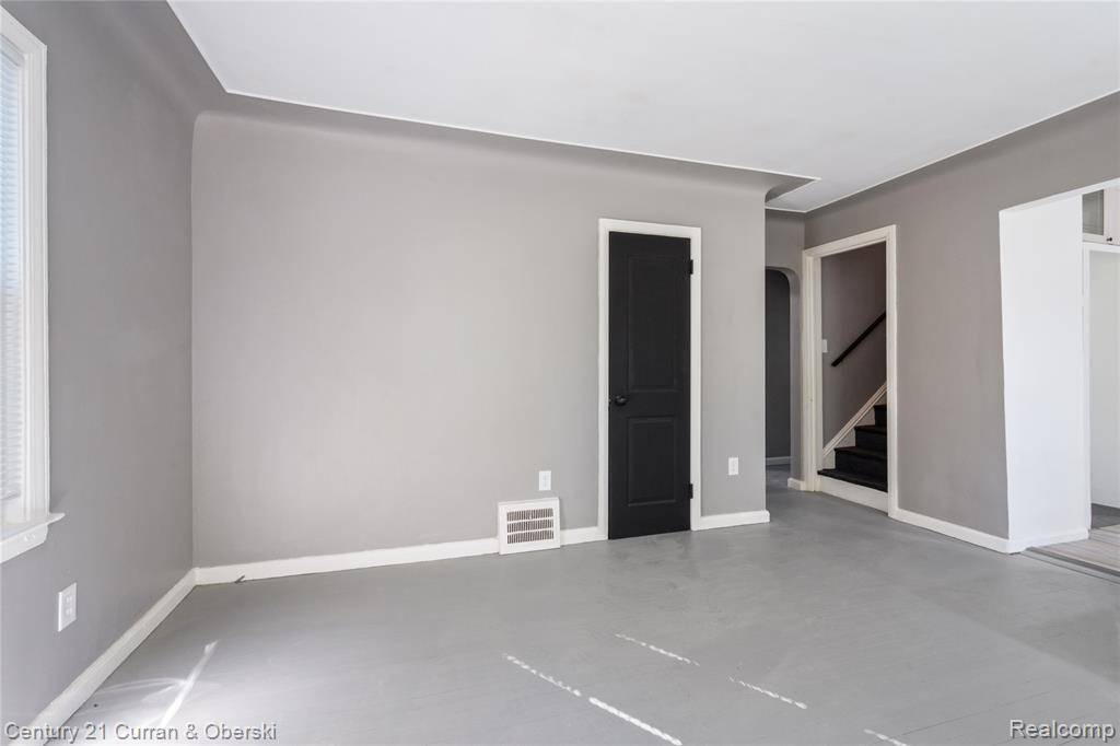 Harper Woods, MI 48225,18933 Kenosha Street