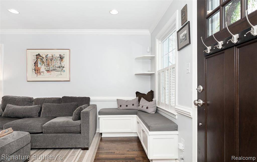 Birmingham, MI 48009,1042 Chestnut Street