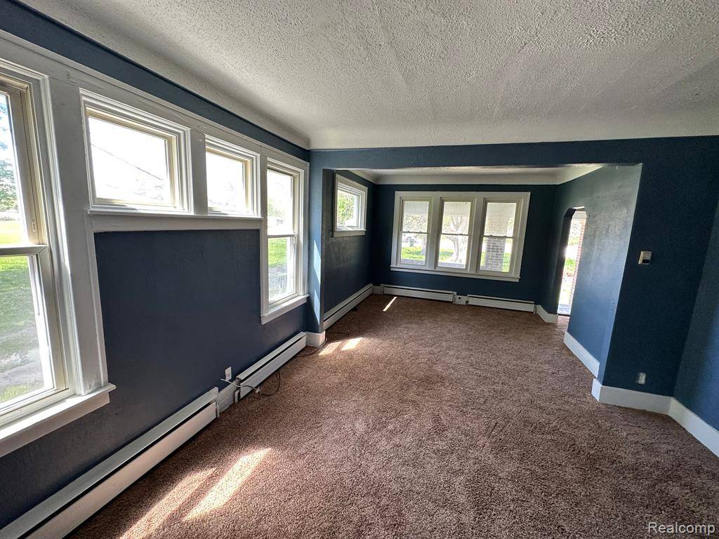 Canton, MI 48187,47611 FORD Road