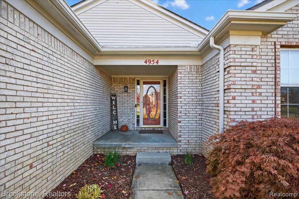 Clarkston, MI 48348,4954 Spring Meadow Dr