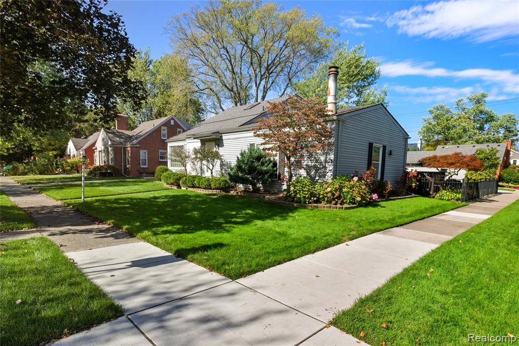 Huntington Woods, MI,10404 Hart Avenue