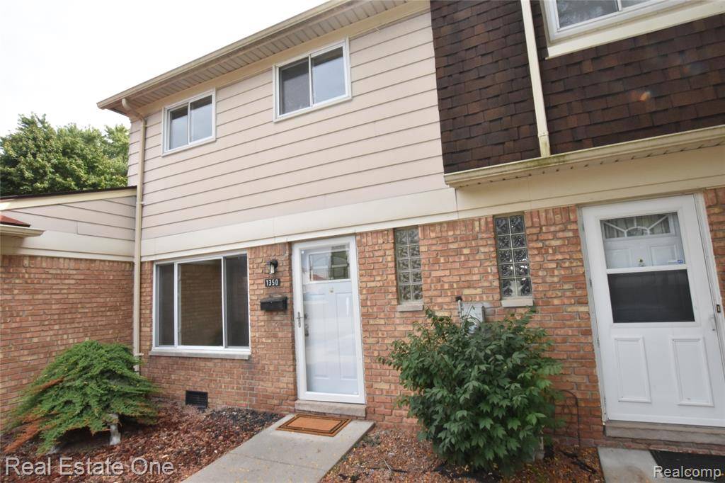 Waterford, MI 48327,1350 Laurel Valley Drive