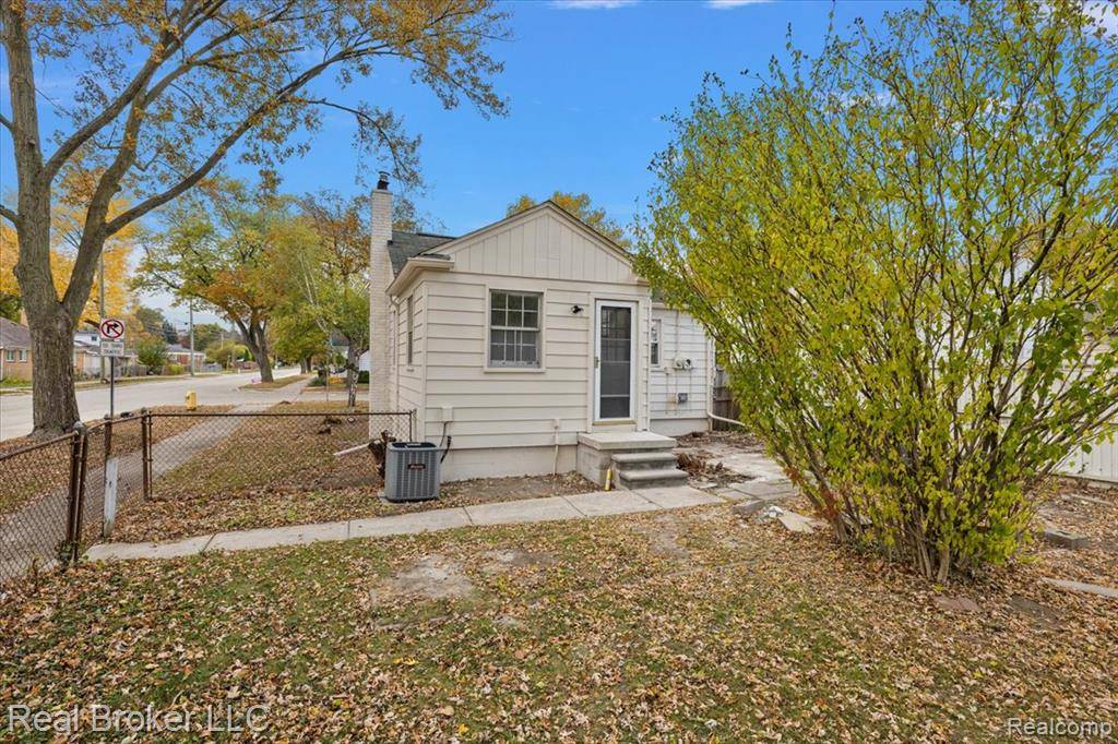 Dearborn, MI 48124,3855 Ziegler Street