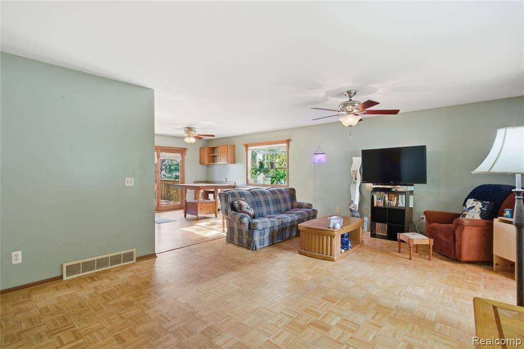 Rochester Hills, MI 48309,3931 Mildred Avenue