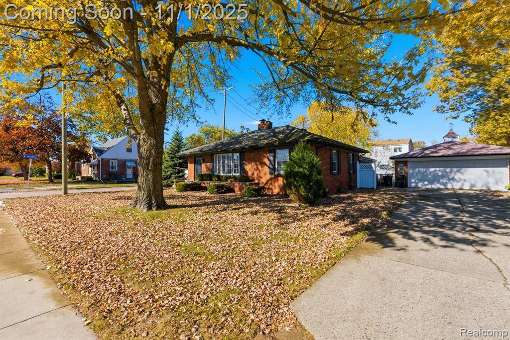 Saint Clair Shores, MI 48081,20221 E 11 Mile Road