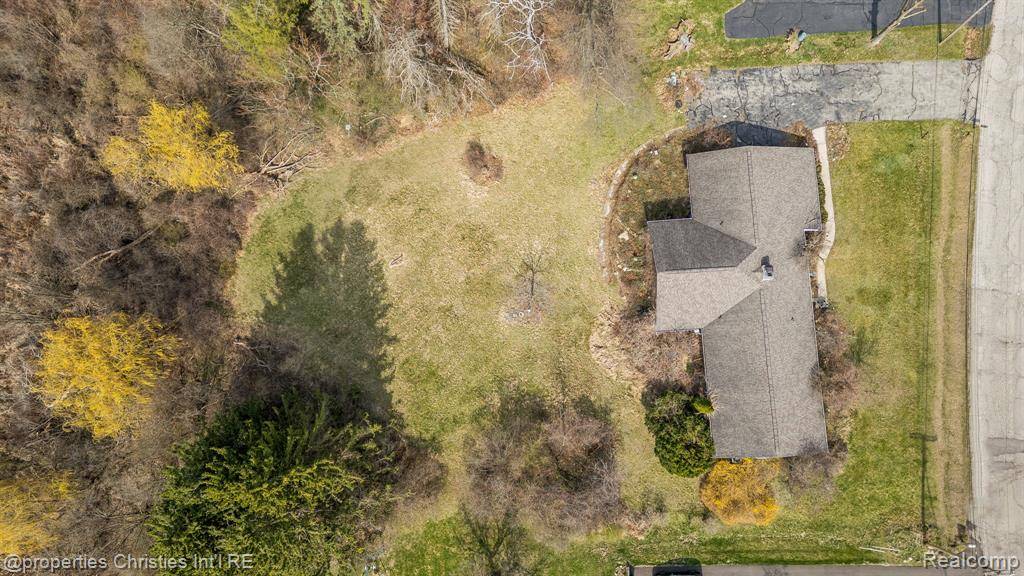 Bloomfield Hills, MI 48301,6940 Castle Drive