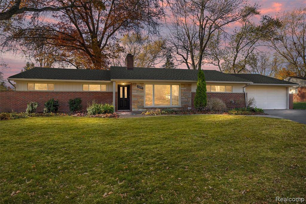 Farmington Hills, MI 48331,28295 Bayberry Road