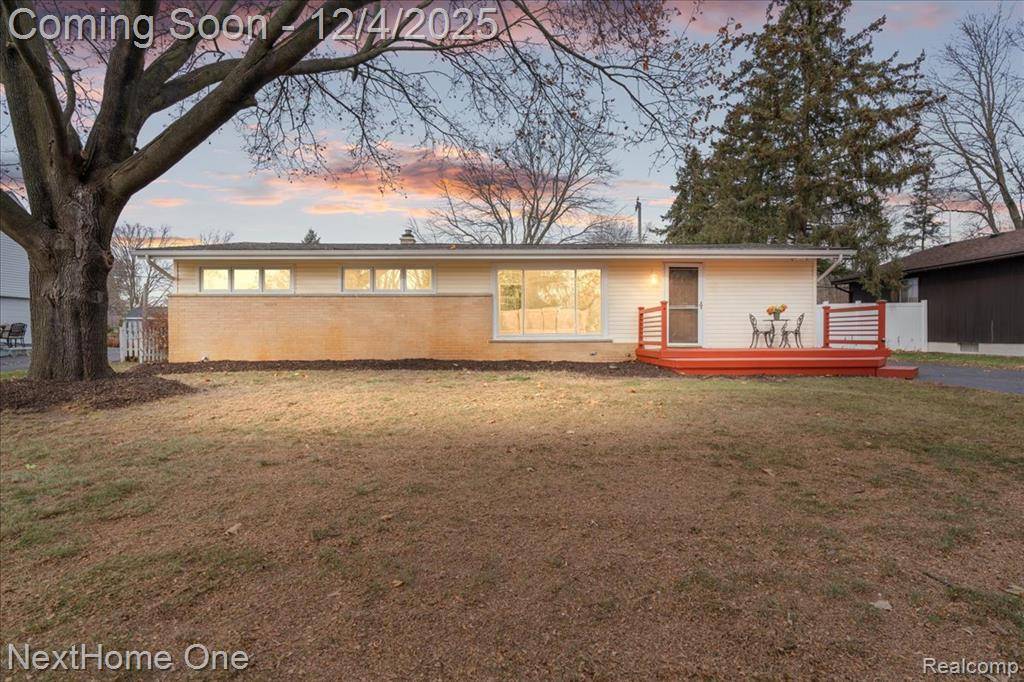 Lyon, MI 48178,60658 Sue Street