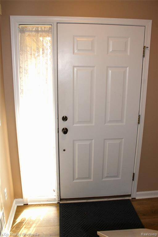 Waterford, MI 48327,7244 Lavender Lane