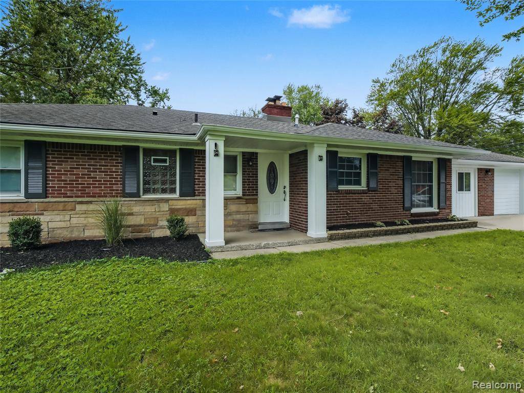 Clinton Twp, MI 48036,38580 Asbury Park Street