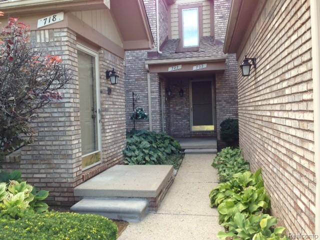 Milford, MI 48381,722 S Milford Road