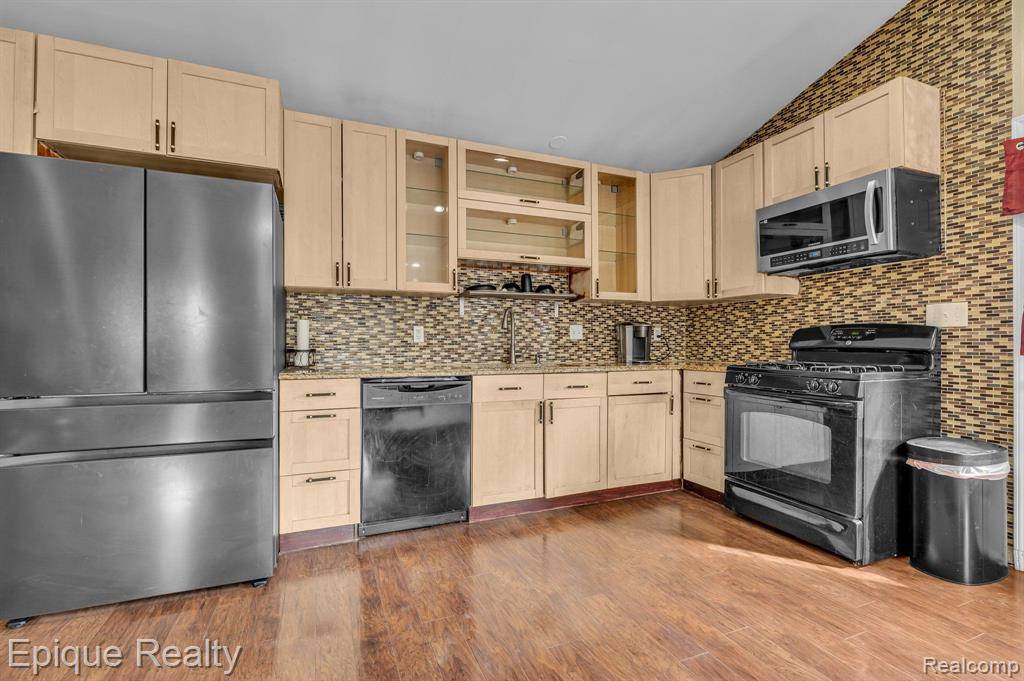 Waterford, MI 48328,188 N AVERY Road