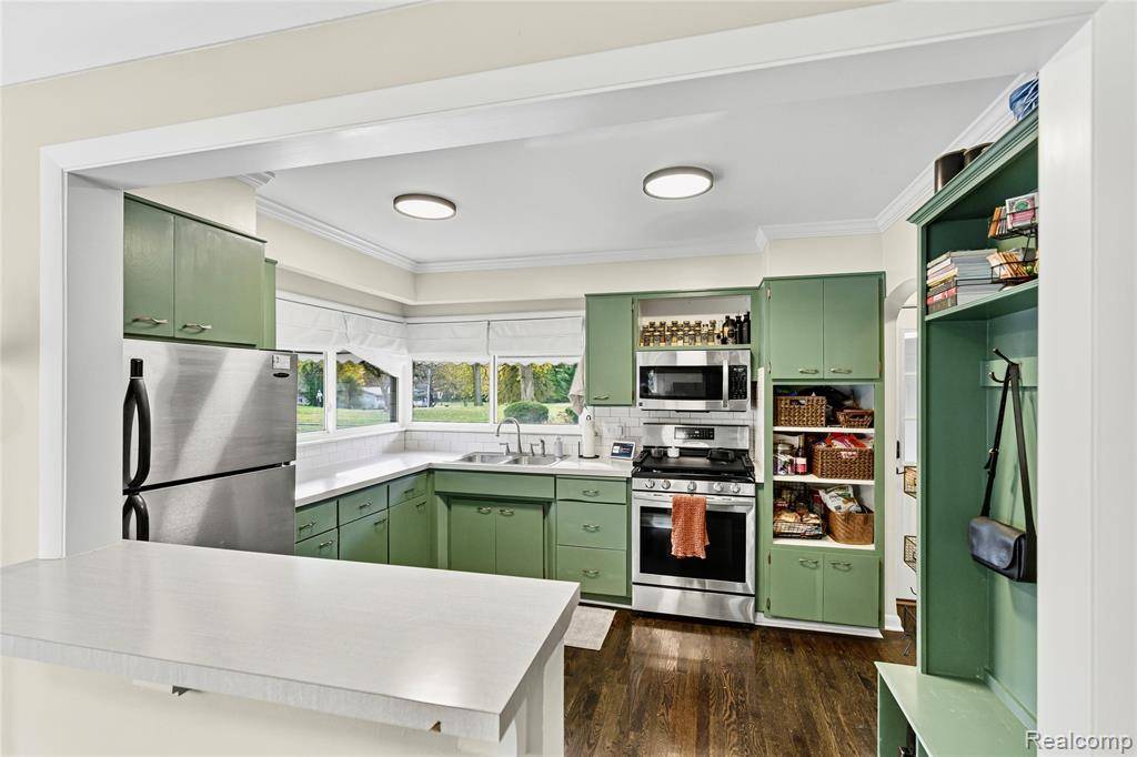 Flint, MI 48506,3413 Blue Lake Drive