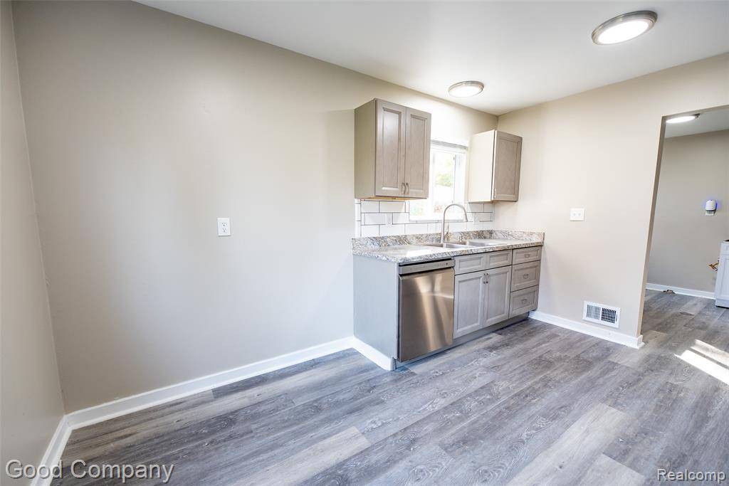 Roseville, MI 48066,27285 Lawnwood Street