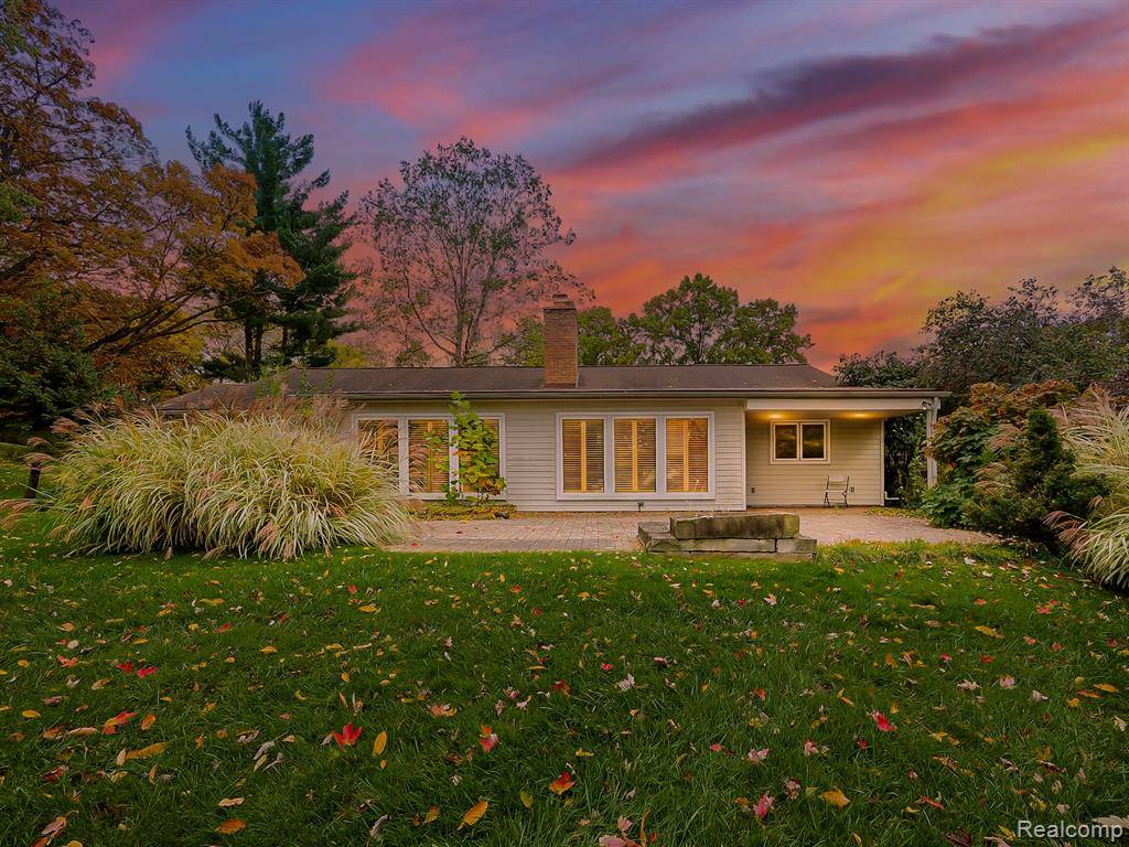 Bloomfield Hills, MI 48302,1656 Keller Lane