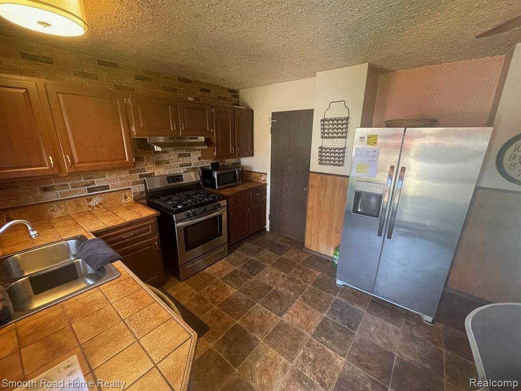 Romulus, MI 48174,30286 Kipling Street