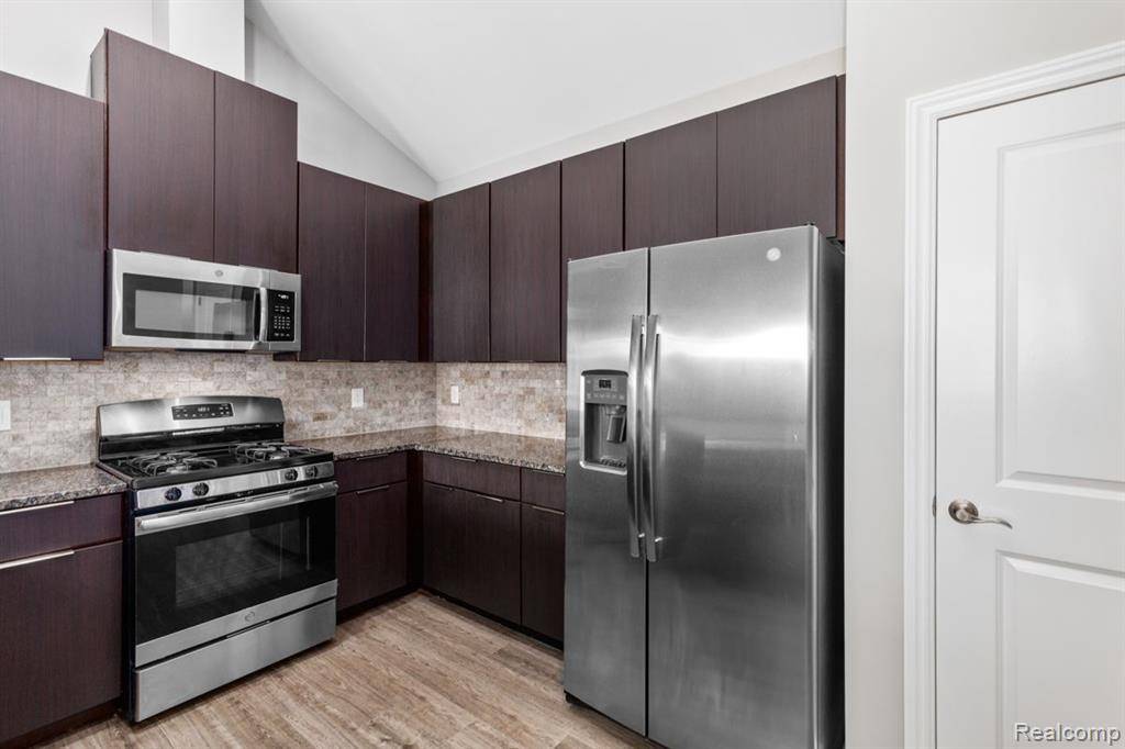 Utica, MI 48315,45738 UTICA PARK Boulevard