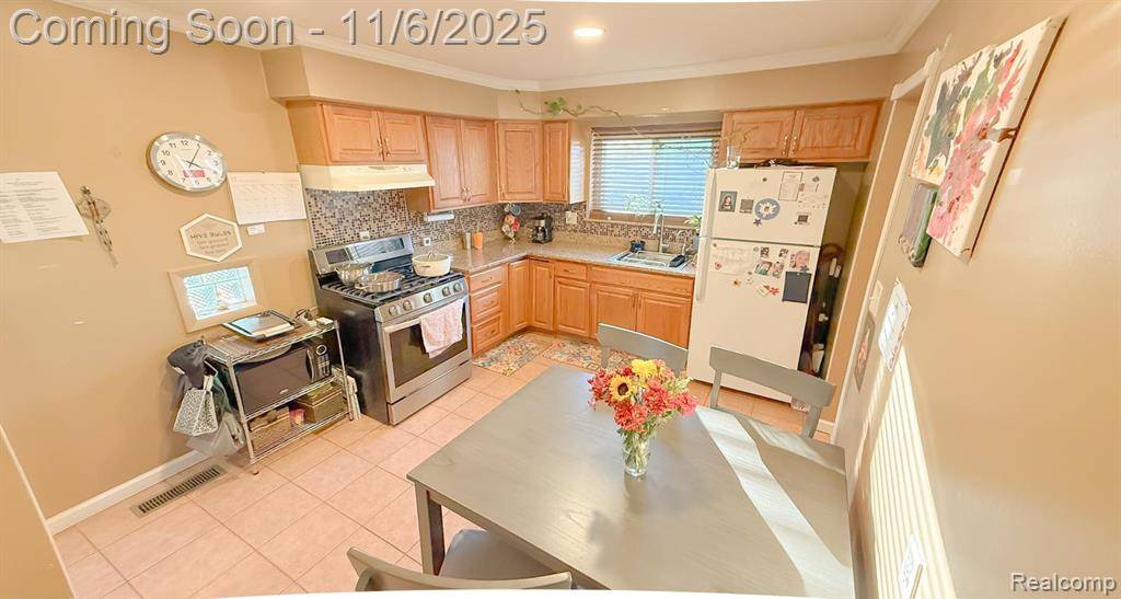 Dearborn Heights, MI 48127,5728 Nightingale Street