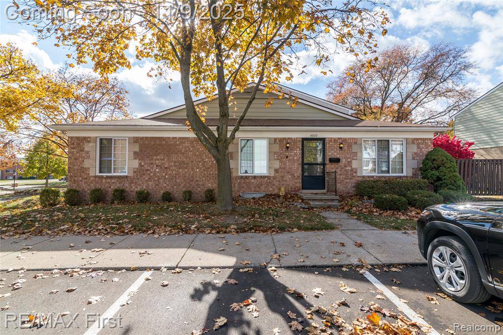 Royal Oak, MI 48073,4909 Coventry Street