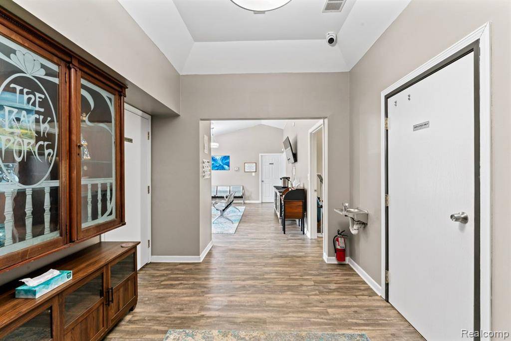 Lapeer, MI 48446,550 S Saginaw Street