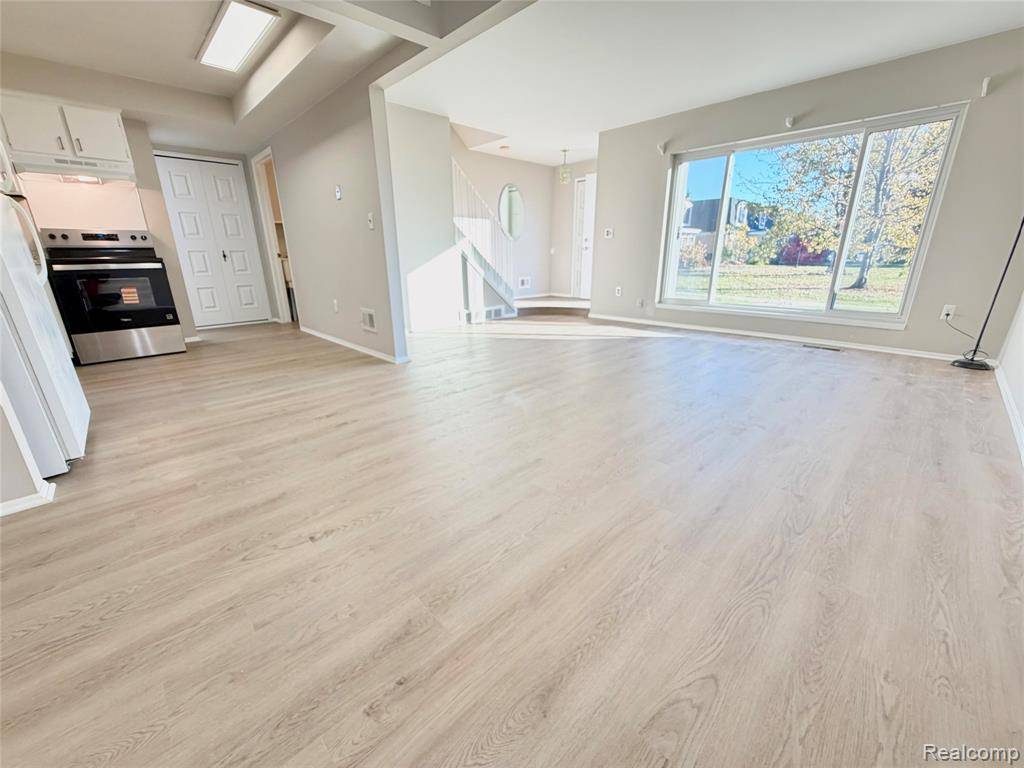 Warren, MI 48093,29672 City Center Drive