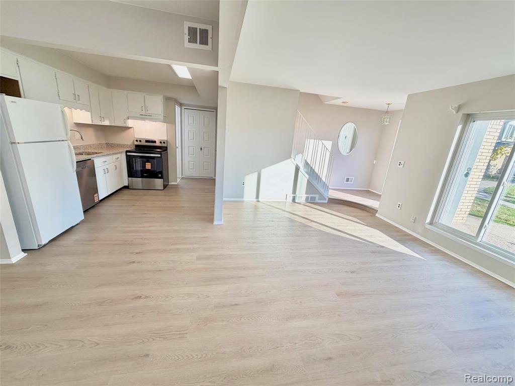 Warren, MI 48093,29672 City Center Drive