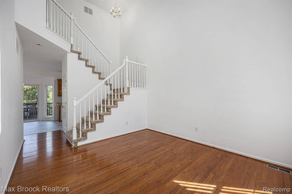 Shelby Twp, MI 48317,4899 Green Court