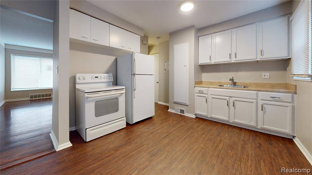 Oak Park, MI 48237,21845 Coolidge Hwy