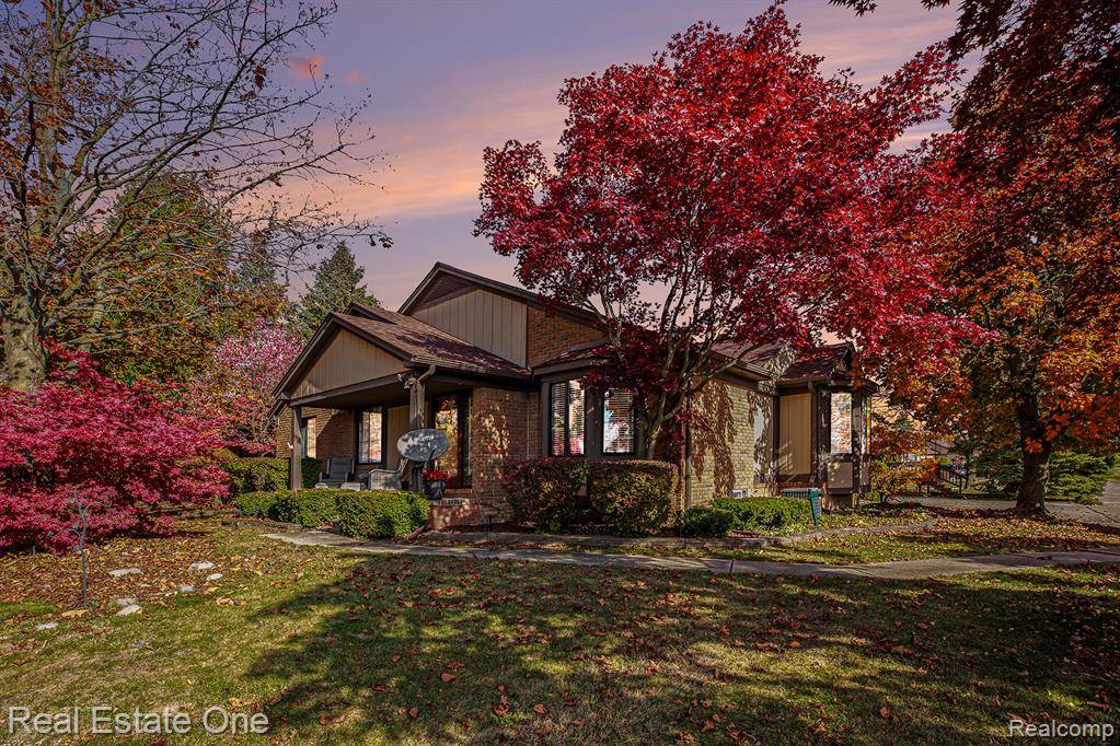 Rochester Hills, MI 48307,240 Meadow Lane Circle