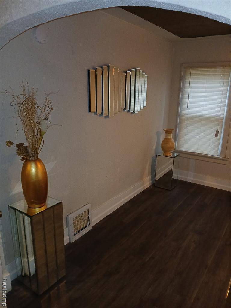 Norton Shores, MI 49441,186 Mason Avenue