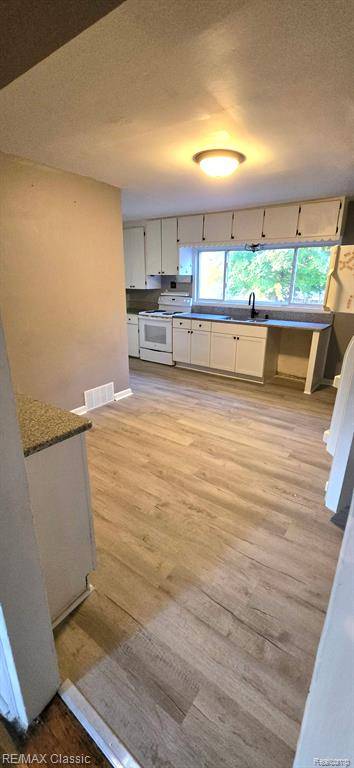 South Lyon, MI 48178,113 W Liberty Street