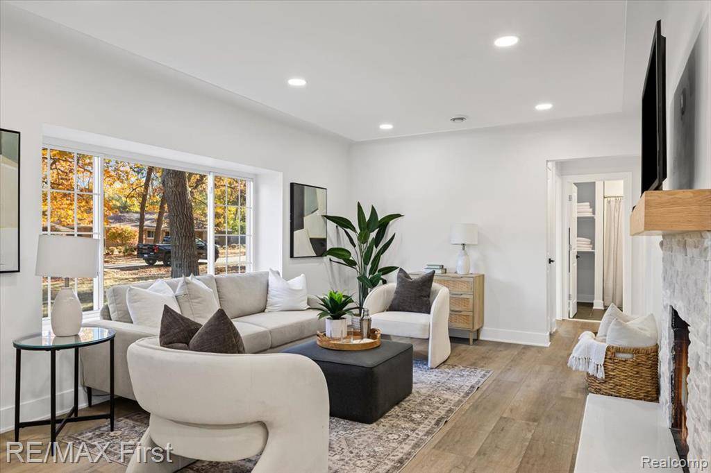 Southfield, MI 48075,21539 Avon Lane