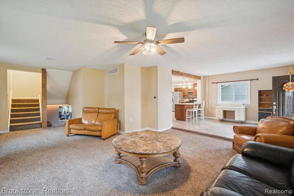 Holly, MI 48442,212 Airport Drive