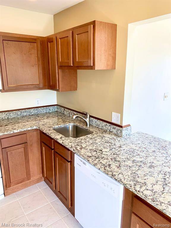 Birmingham, MI 48009,156 N WORTH Street