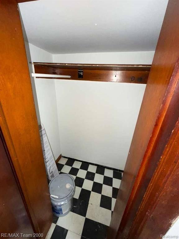 Ecorse, MI 48229,35 Knox Street